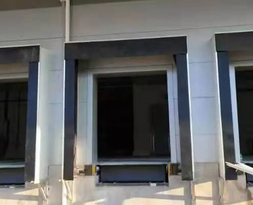 ইন্ডাস্ট্রিয়াল অ্যাডজাস্টেবল ইনফ্ল্যাটেবল আইসোলেটেড এয়ারটাইম সিলড ডক আশ্রয় চমৎকার অগ্নি প্রতিরোধের এবং নমনীয়তা