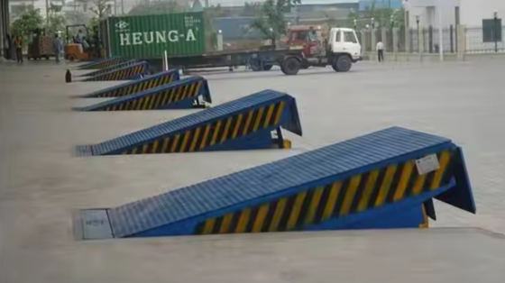 ডক ডোর লেভেলার্স কর্মশালা সুরক্ষা বার সহ স্বয়ংক্রিয় ডক প্লেট গুদামগুলির জন্য দক্ষ 8 টি ভারী-শক্তিশালী স্টিল লোডিং প্ল্যাটফর্ম