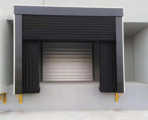 চমৎকার আবহাওয়া প্রতিরোধের শিল্প নিয়মিত নিরোধক বায়ুরোধী সিলড ইনফ্ল্যাটেবল ডক আশ্রয় বাড়ানো পিভিসি সিল কুশন গুদাম এবং কর্মশালা উপাদান সরবরাহকারী জন্য