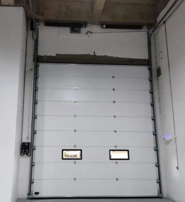 Best Industrial Door Manufacturer Direct Supply Sectional Steel Doors Lift Door with Foam-Filled Insulation and Automatic Formed Design