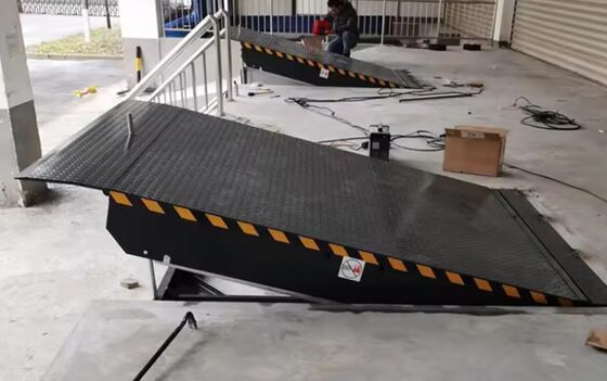 8T / 10T ক্যাপাসিটি হাইড্রোলিক টন গুদাম কাস্টমাইজযোগ্য প্ল্যাটফর্ম আকার কর্মশালা স্বয়ংক্রিয় ডক প্লেট ডক ডোর লেভেলার 25000-40000LBS নিরাপদ নকশা