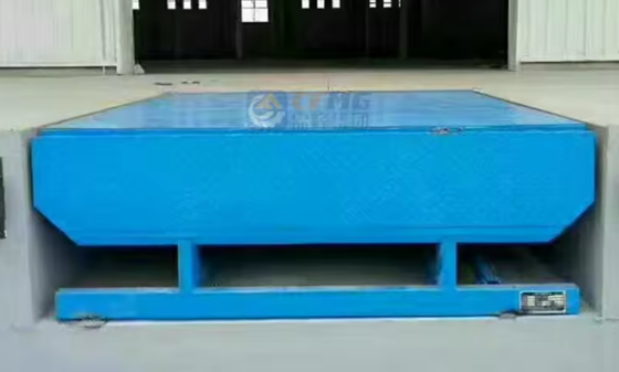 হ্যান্ডহেল্ড রিমোট কন্ট্রোল ডক ডোর লেভেলার ওয়ার্কশপ অটোমেটিক ডক প্লেট ডক ডোর লেভেলার ২৫০০০-৪০০০০LBS নিরাপদ ডিজাইন ক্ষমতা ১০