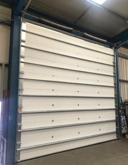 উচ্চ নিরাপত্তা লক ফায়ার স্টেশন শিল্প বিভাগীয় দরজা স্বয়ংক্রিয়ভাবে গঠিত এবং জরুরী রিলিজ ফায়ারপ্রুফ রোলিং শাটার ডোর রপ্তানিকারক