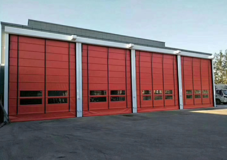 কারখানার দাম দ্রুত শিল্প পিভিসি গুদাম / কারখানা অভ্যন্তর আবহাওয়া প্রতিরোধের উচ্চ গতির দরজা 304 স্টেইনলেস স্টীল উপাদান স্বয়ংক্রিয় অপারেশন