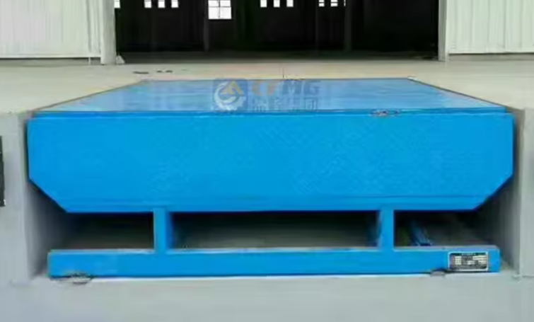 হ্যান্ডহেল্ড রিমোট কন্ট্রোল ডক ডোর লেভেলার ওয়ার্কশপ অটোমেটিক ডক প্লেট ডক ডোর লেভেলার ২৫০০০-৪০০০০LBS নিরাপদ ডিজাইন ক্ষমতা ১০